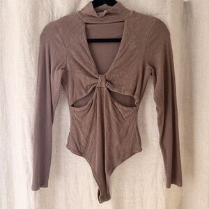 Le Lis Taupe Long Sleeve Bodysuit